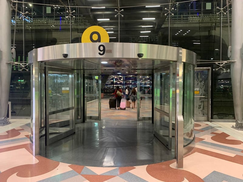 Suvarnabhumi Level 2 corridor heading to rear arrival gates 7-9