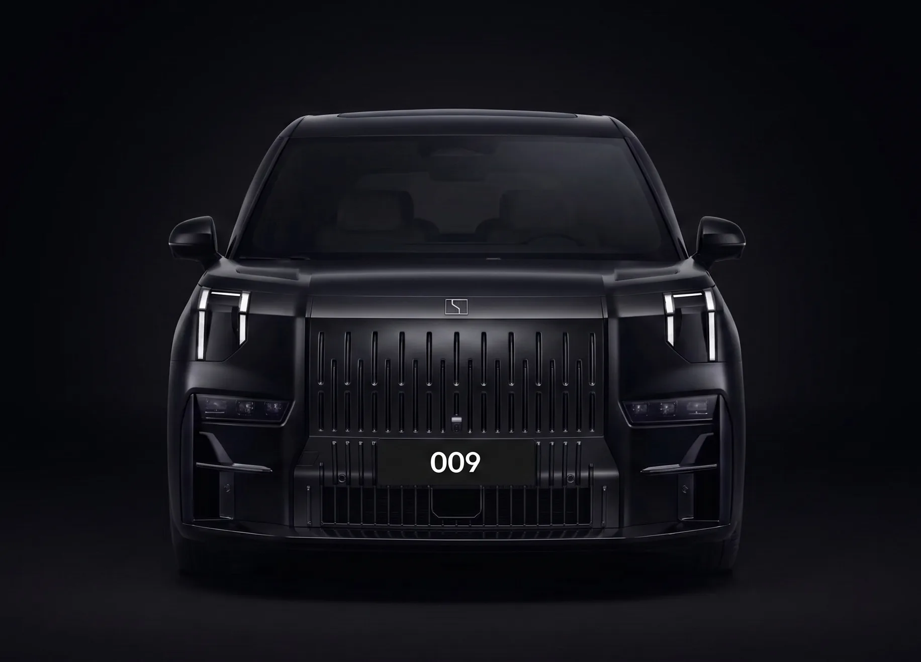 Zeekr 009 — front
